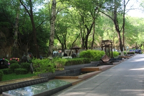 八达岭陵园实景：自然静谧的人生后花园